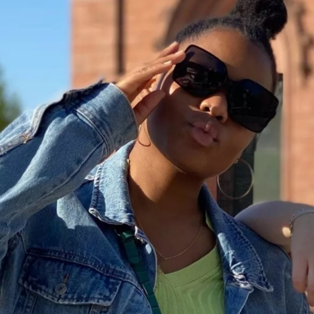 💎✨ Oversized Squared Sunglasses - Picture 5 of 10